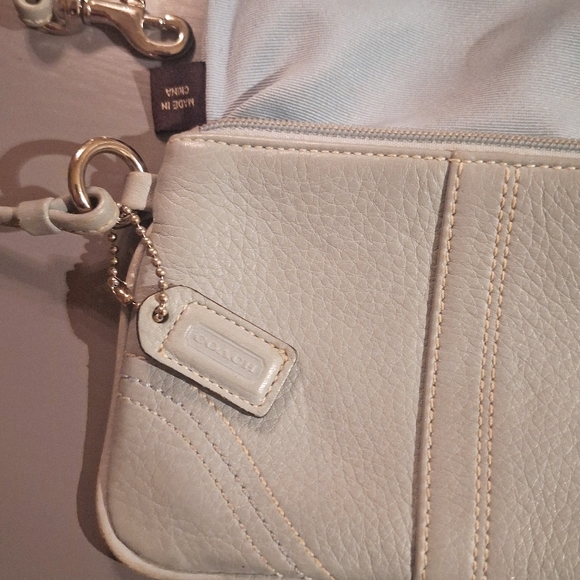 Coach White Leather Wristlet - Picture 4 of 9
